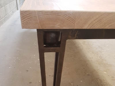 Industriele eetafel met eiken blad 180509