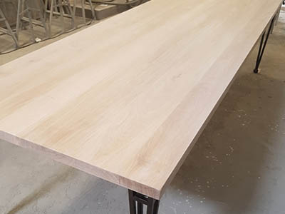 Industriele eetafel met eiken blad 180509