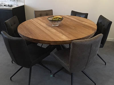 Teak oud houten eettafel met stalen onderstel 171004